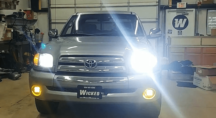 2003 toyota tundra headlights 